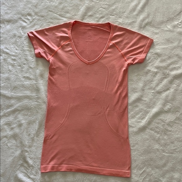 lululemon athletica Tops - Lululemon Women's  V-Neck Top